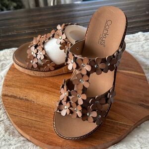 Corkys Women's Tan Floral Sandals
